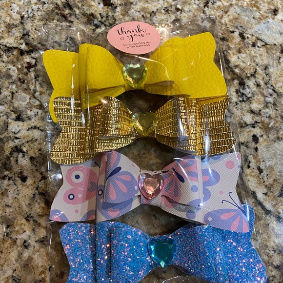 Handmade Bows - Picture 3 of 4